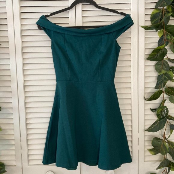 Lulu's Season of Fun Forest Green Off-the-Shoulder Skater Dress XS - Picture 2 of 7